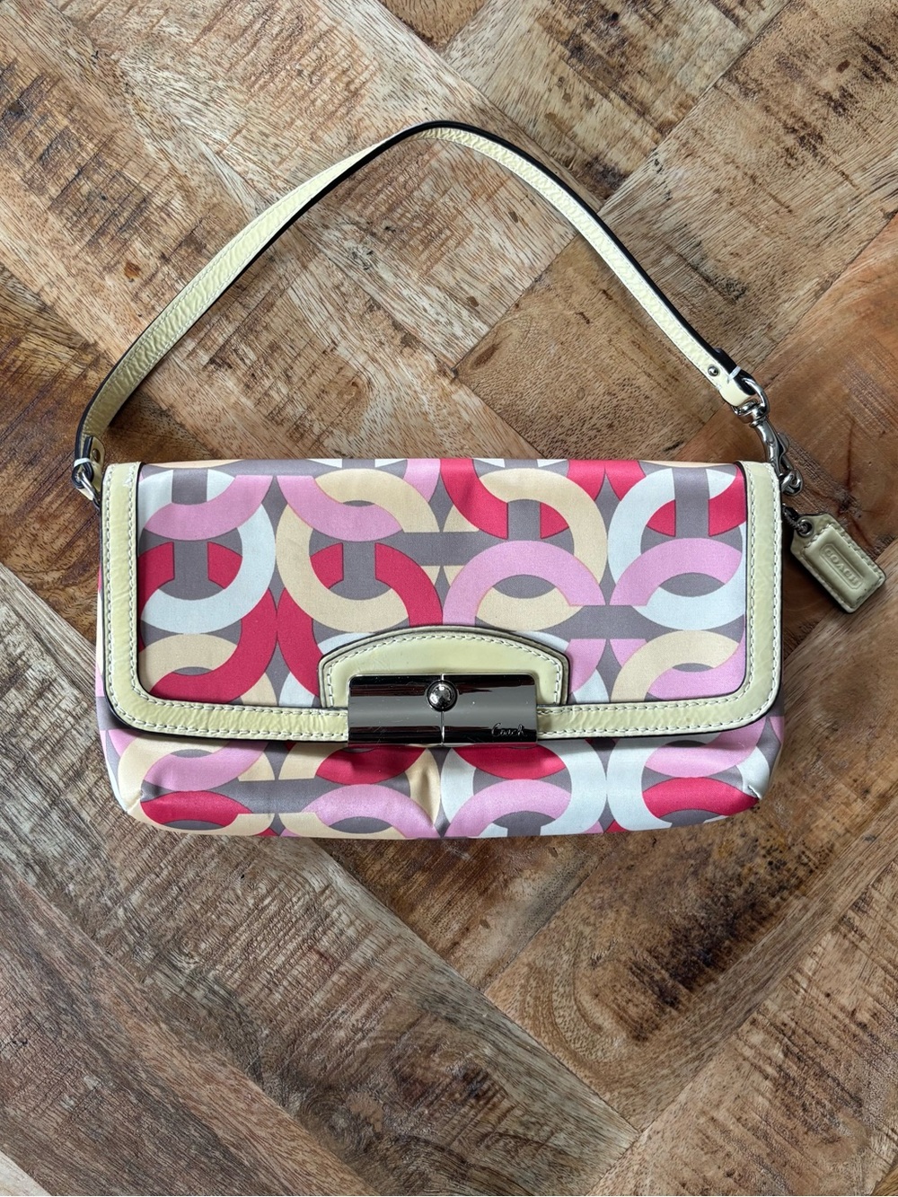 Y2K 💝💛COACH Kristin Op Art Chainlink Flap Wristlet Bag